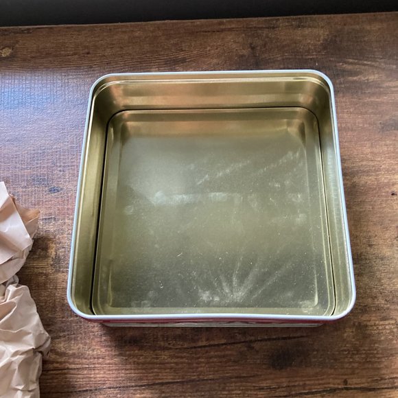 Two Christmas cookie tins - Picture 5 of 9